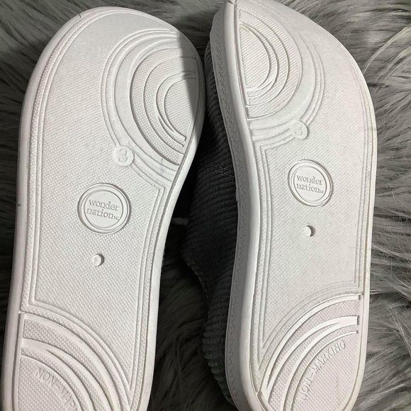 Brand New girl's shoe - Picture 4 of 4